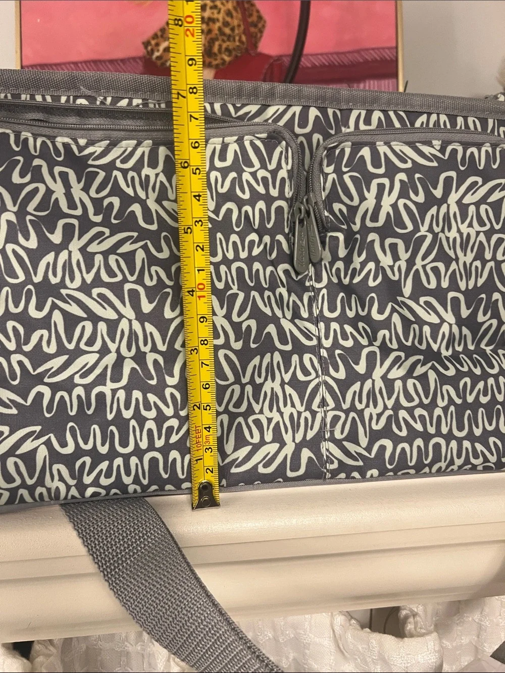 thirty-one Gray and White Cargo clip on thermal lunch tote